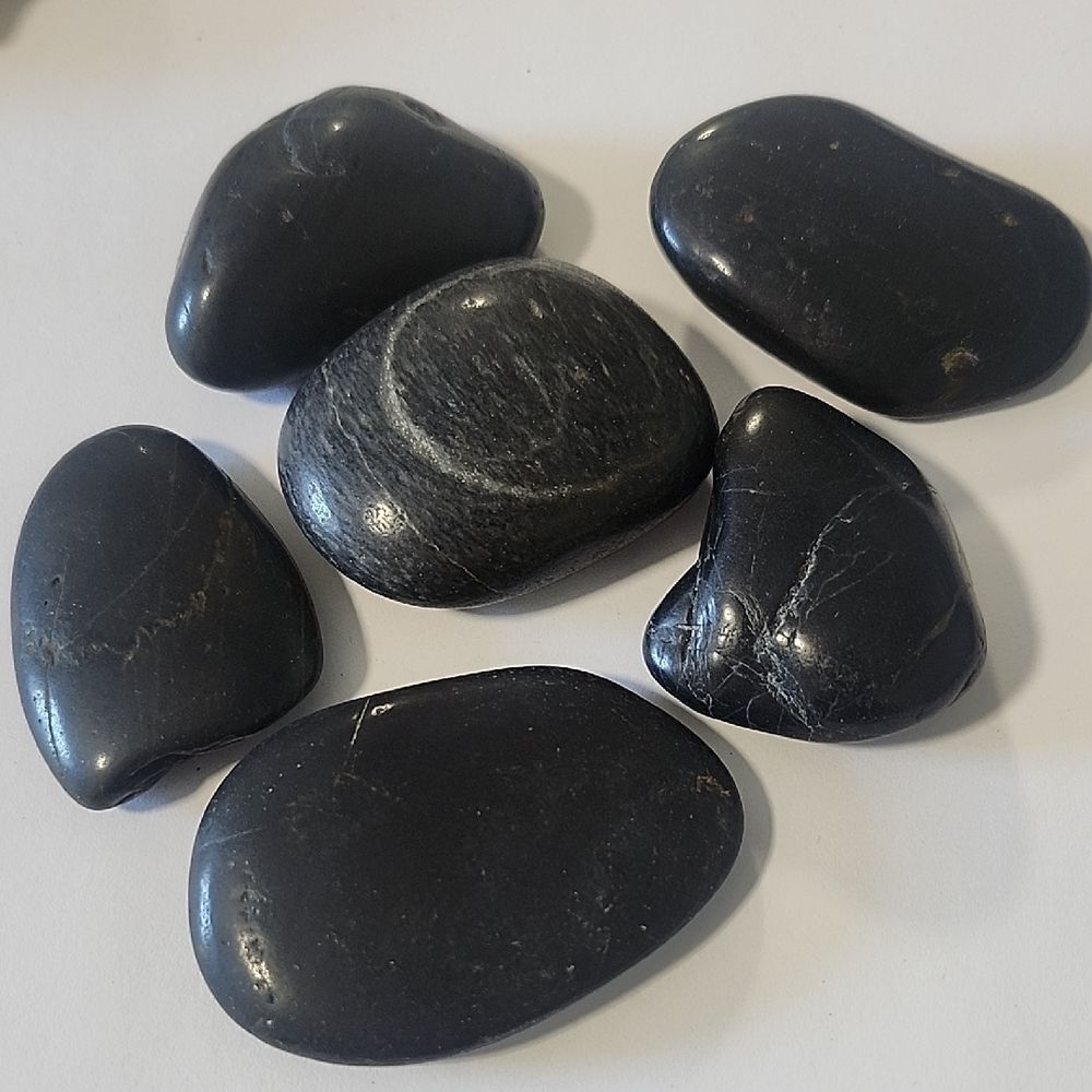 Smooth Black Palm Stones
